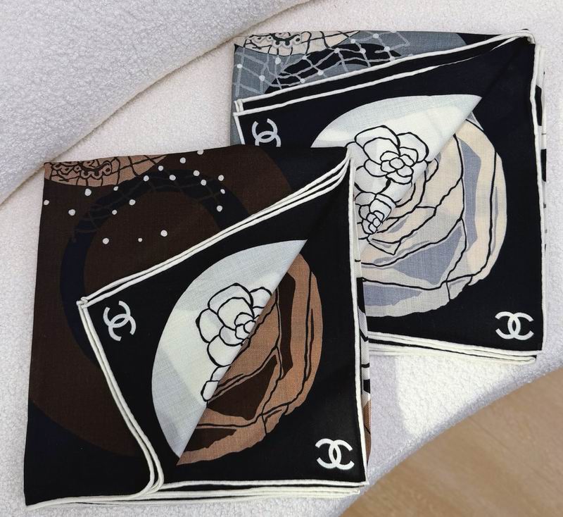 Chanel scarf 135X135cm E081308